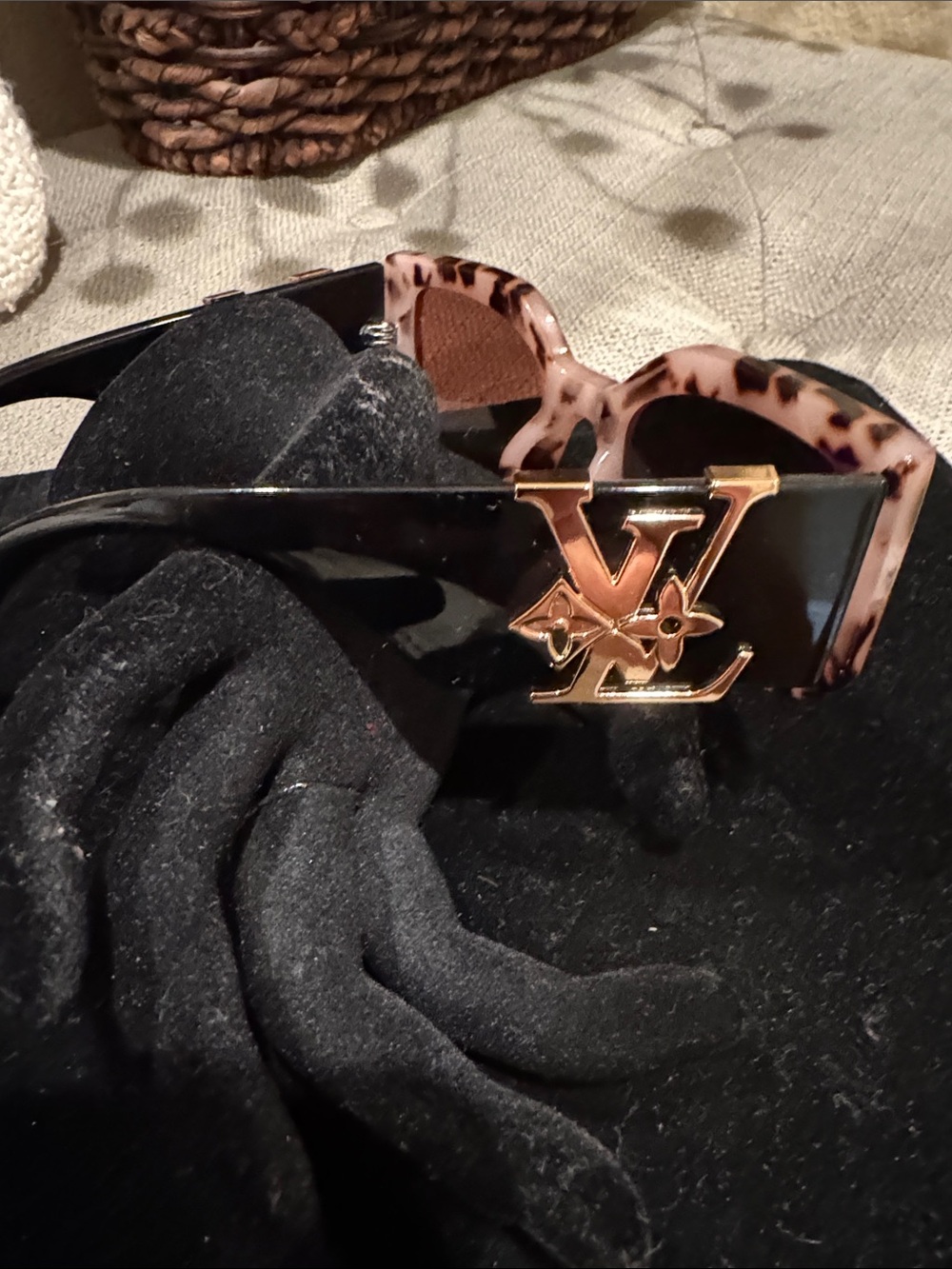 Louis VuittonTortoiseshell Frames Black Arms Cat-Eye Sunglasses - Picture 4 of 7
